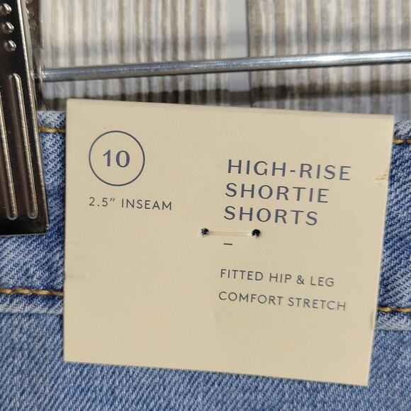 Universal Thread Shortie Shorts, Jean Shorts 2.5" Inseam, Embossed, NWT= - Picture 5 of 12